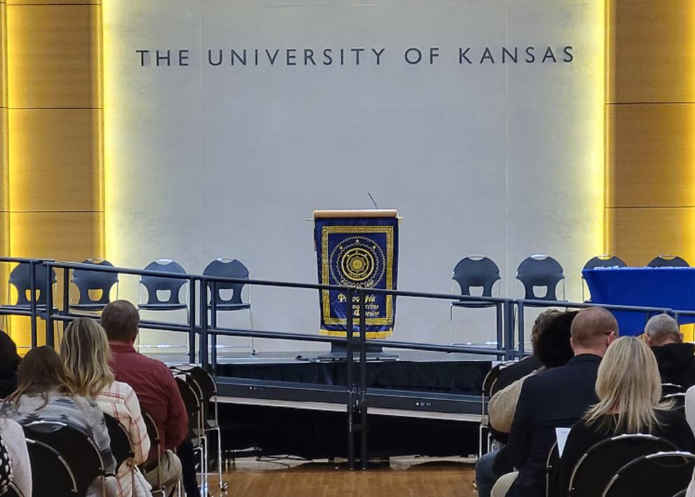 The stage displayed with KU banner and PKP Banner